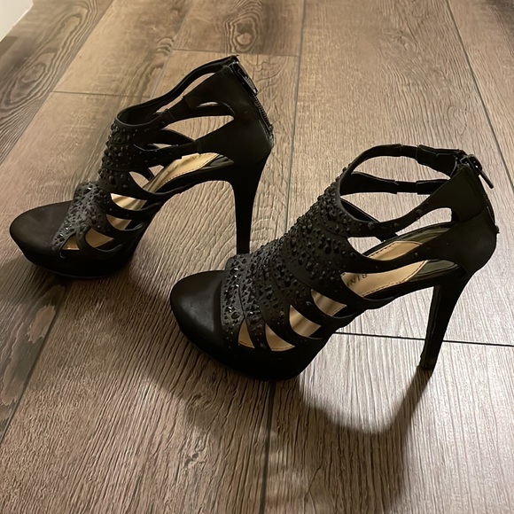 Black stiletto heels - Picture 4 of 5